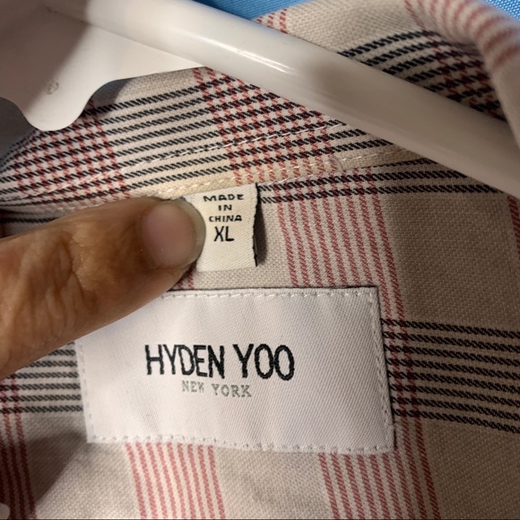 Hyden Yoo- Red & Black Plaid Gray Button Up XLarge - Picture 10 of 11